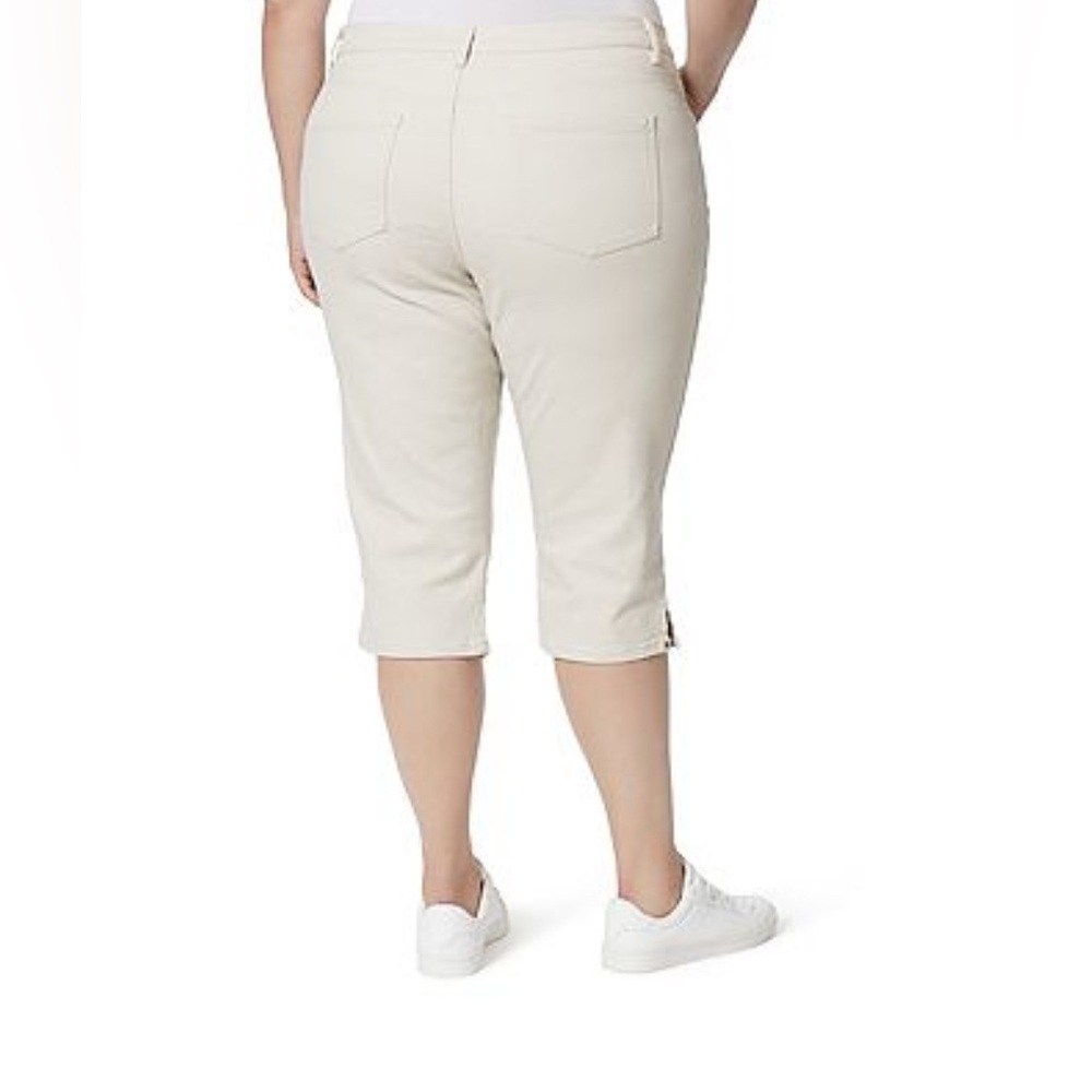 NEW…Gloria Vanderbilt Amanda Plus Size Capri Pants - Picture 2 of 5